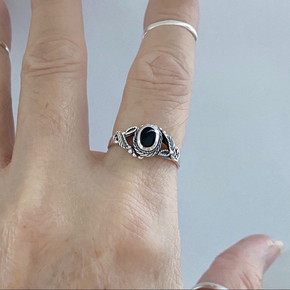 Sterling Silver Black Onyx Ring - Picture 7 of 12